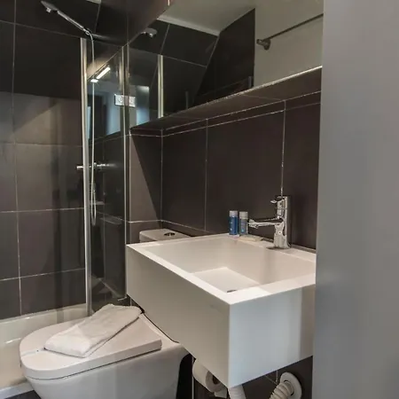 Lovelystay - Flat At Mouraria's Heartalfama Center Flat * Лиссабон