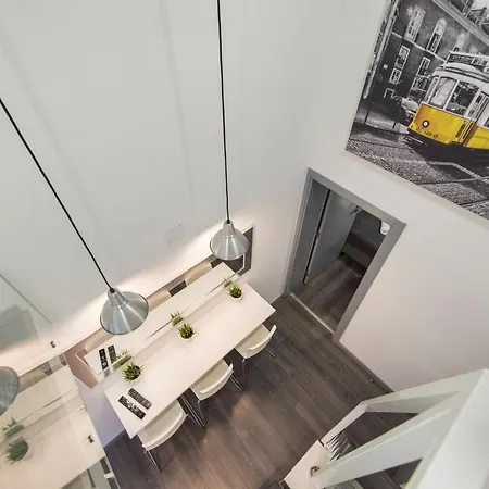 Lovelystay - Flat At Mouraria's Heartalfama Center Flat Апартаменты