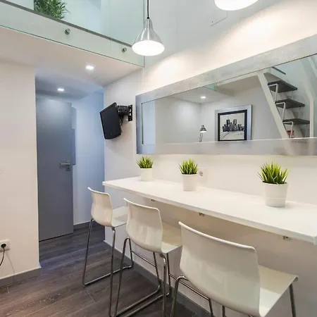 Lovelystay - Flat At Mouraria's Heartalfama Center Flat Apartment